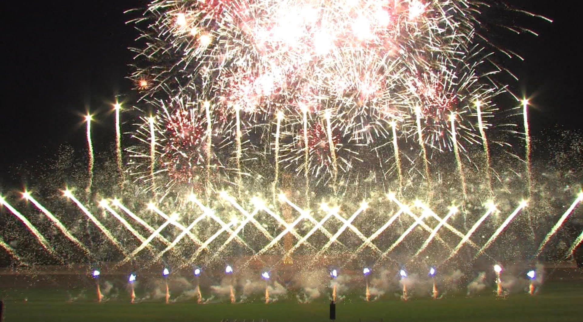 Pyronale 2013: Dragon Fireworks Winning Display!